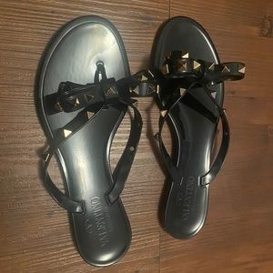 Valentino RUBBER ROCKSTUD THONG bow sandals